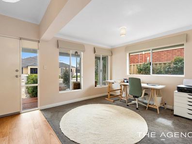11 Essence Bend, Atwell WA 6164