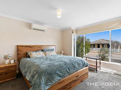 11 Essence Bend, Atwell WA 6164