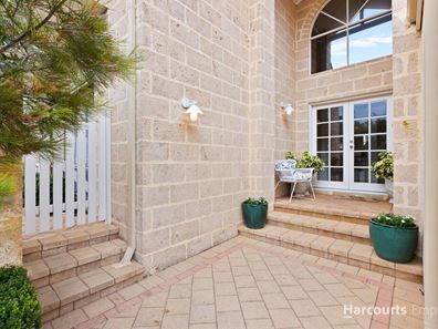 9 Quorn Street, Wembley Downs WA 6019