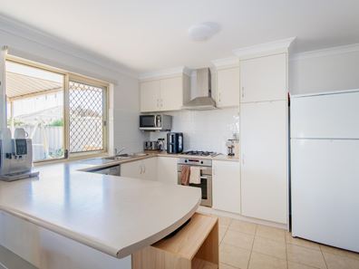 122 Burges Street, Beachlands WA 6530
