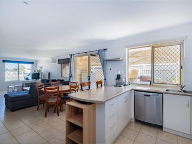 122 Burges Street, Beachlands WA 6530