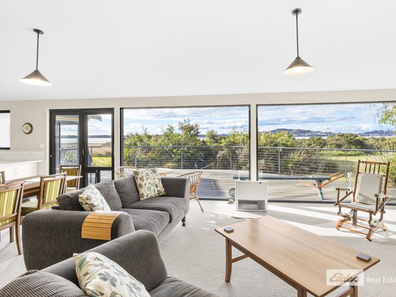 2 Shore Terrace, Little Grove WA 6330