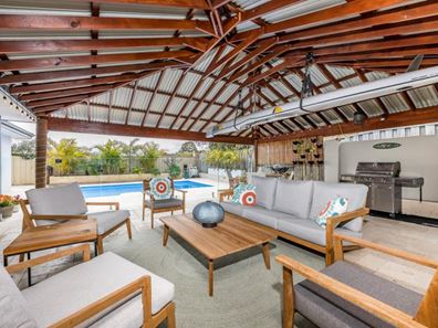 15 St Helena Way, Iluka WA 6028
