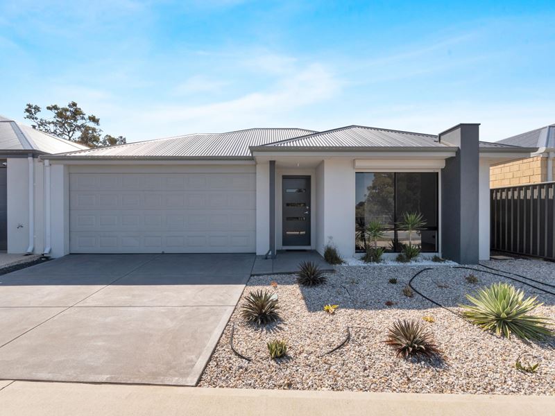 16 Callabonna Esplanade, Lakelands