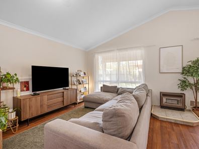 323 Collins Street, West Lamington WA 6430