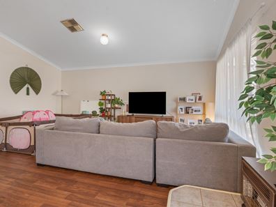 323 Collins Street, West Lamington WA 6430