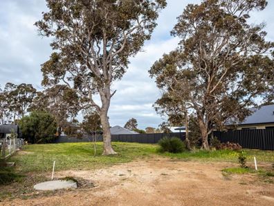 8 Hardwood Loop, Cowaramup WA 6284