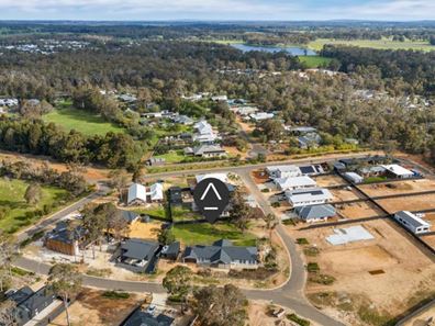8 Hardwood Loop, Cowaramup WA 6284