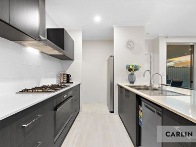 11 Cinnabar Way, Treeby WA 6164