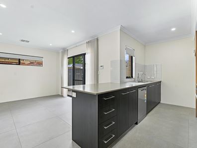21C Burton St, Bentley WA 6102