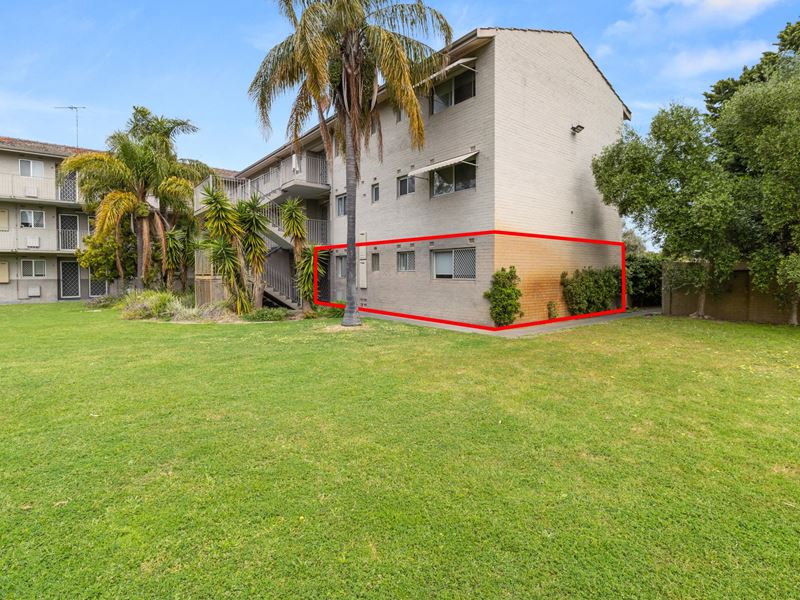 6/40 Reynolds  Way, Withers WA 6230