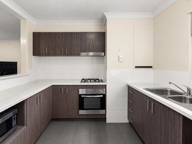 6/40 Reynolds  Way, Withers WA 6230