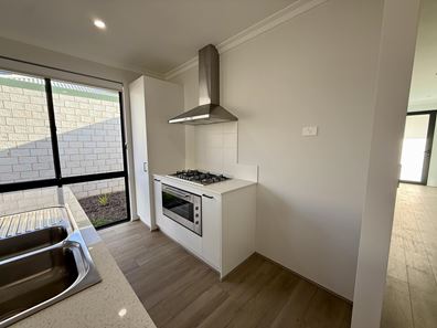 104 Capilano Avenue, Yanchep WA 6035