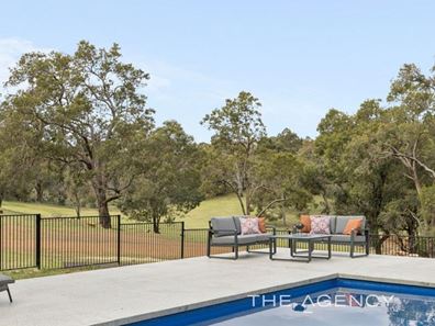 8 Newman Road, Glen Forrest WA 6071