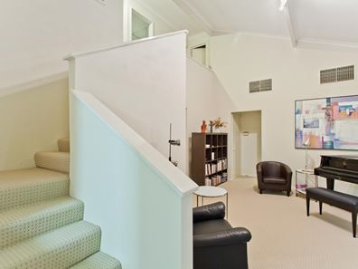 10 Matsen Close, Booragoon WA 6154