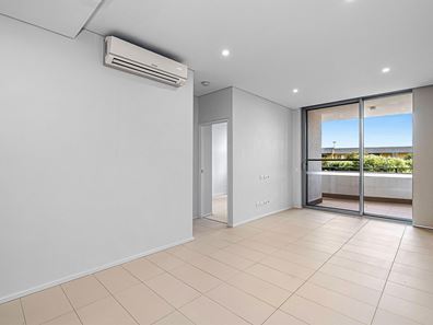 2/1 Hallam Way, Rivervale WA 6103