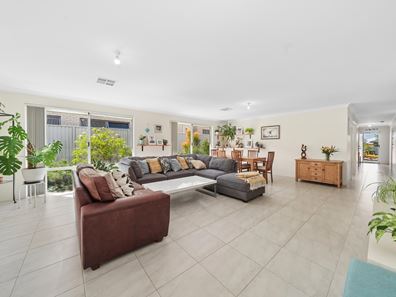 14 Leeway Loop, Alkimos WA 6038