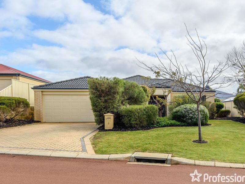 9 Argyle Fairway, Lakelands WA 6180