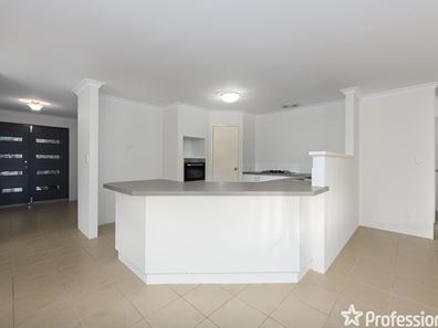 9 Argyle Fairway, Lakelands WA 6180
