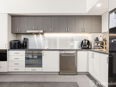 95/10 Sleeper Lane, Cockburn Central WA 6164