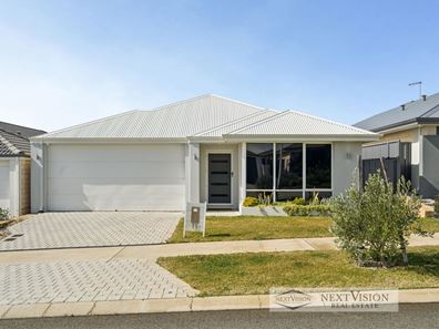 11 Melbourne Loop, Hammond Park WA 6164