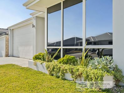 11 Melbourne Loop, Hammond Park WA 6164