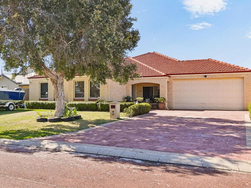 39 Avon Crescent, Atwell WA 6164