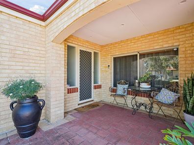 39 Avon Crescent, Atwell WA 6164