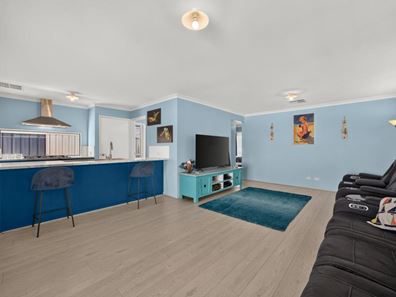 25 Cowaramup Loop, Two Rocks WA 6037