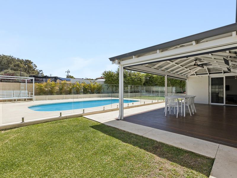 33 Felstead Crescent, Hamersley WA 6022
