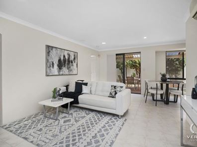 4B Ball Place, Queens Park WA 6107