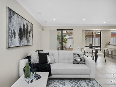 4B Ball Place, Queens Park WA 6107