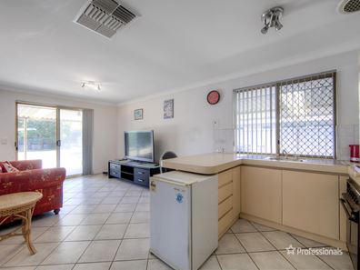 12 Pumice Court, Forrestfield WA 6058