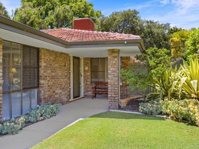 16 Henderson Drive, Kallaroo WA 6025