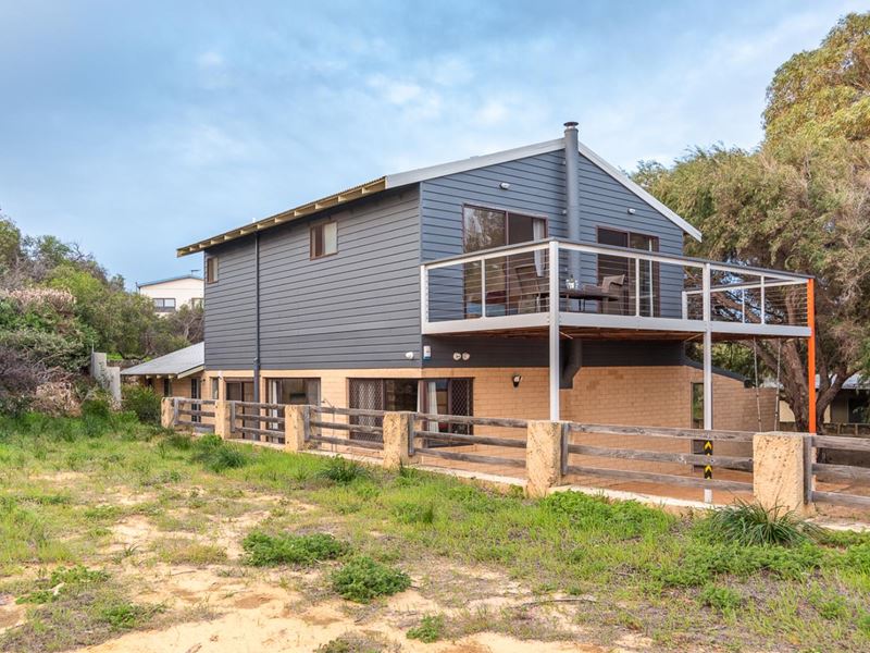 25B Gordon  Street, Guilderton WA 6041