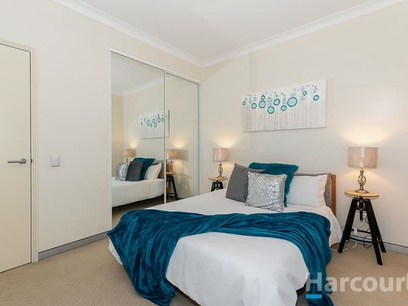 50/6 Walsh Loop, Joondalup