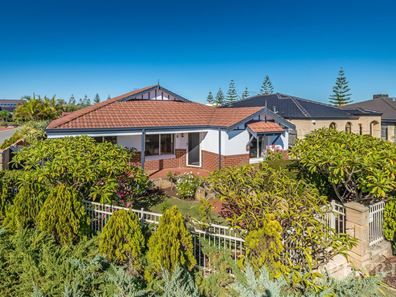 6 Mulgrave Loop, Mindarie WA 6030