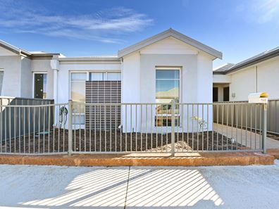 81 Bellas Circuit, Piara Waters WA 6112
