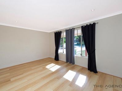 14 Satinash Retreat, Halls Head WA 6210