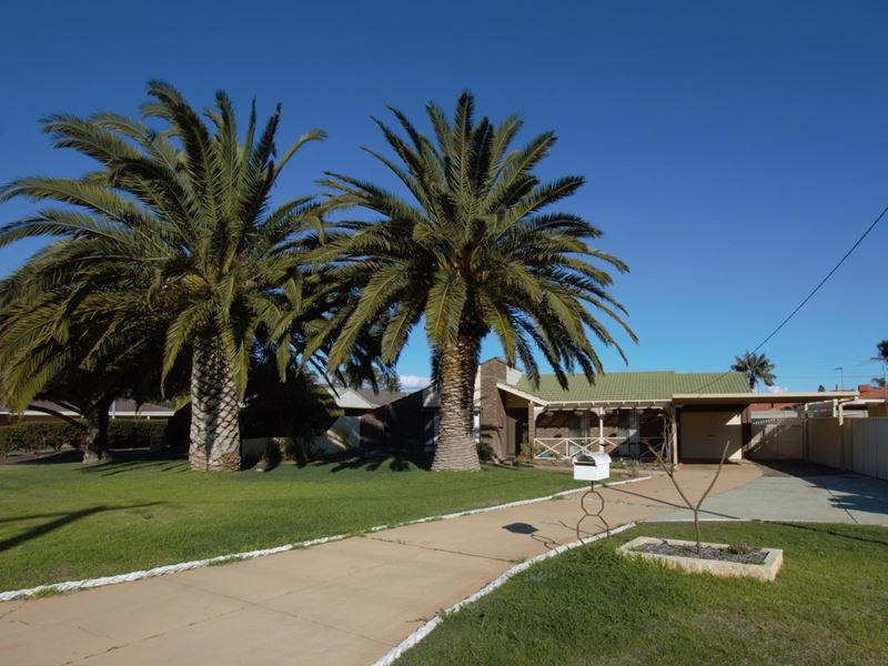 8 Chidley Place, Rockingham