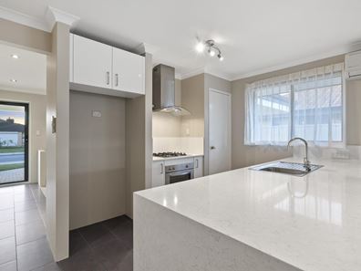 27 Hesketh Avenue, Seville Grove WA 6112