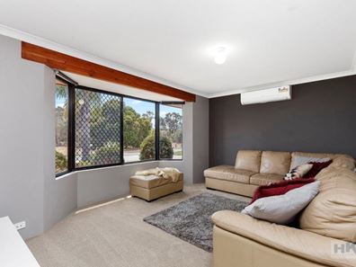 33 Brookside Gardens, Caversham WA 6055