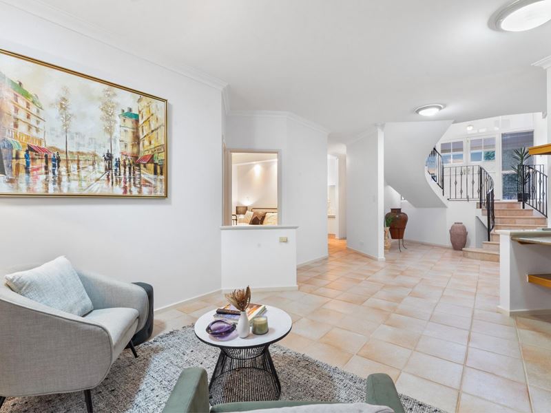 2 Salustri Place, North Fremantle