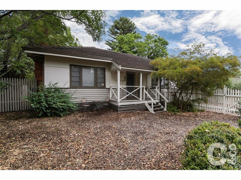 8 Ellis Court, Medina