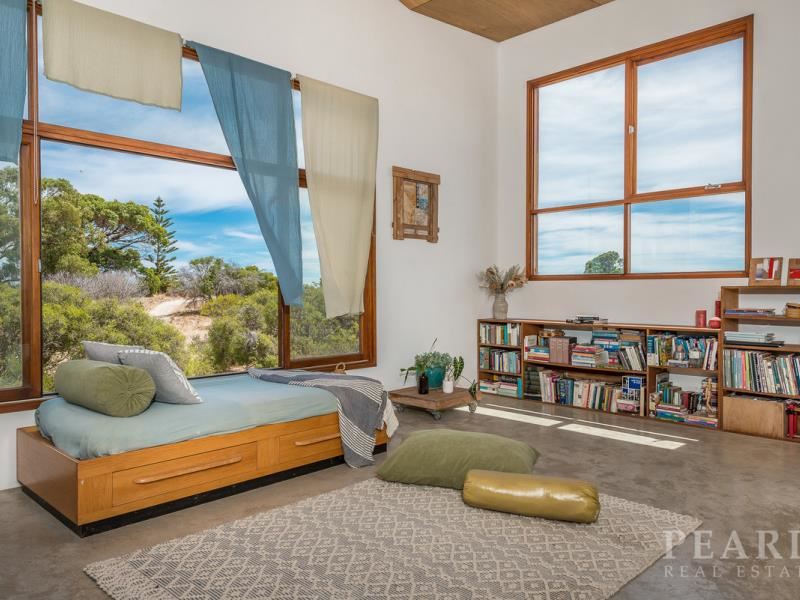 16 Stuart Place, Two Rocks