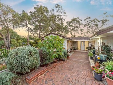 6 Mason Road, Kalamunda WA 6076