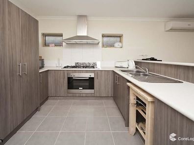5/10 Dulegal Way, Aveley WA 6069