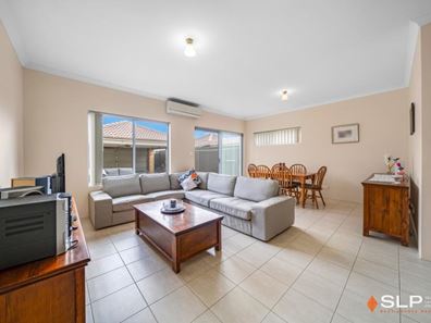 245 Grandis Boulevard, Banksia Grove WA 6031