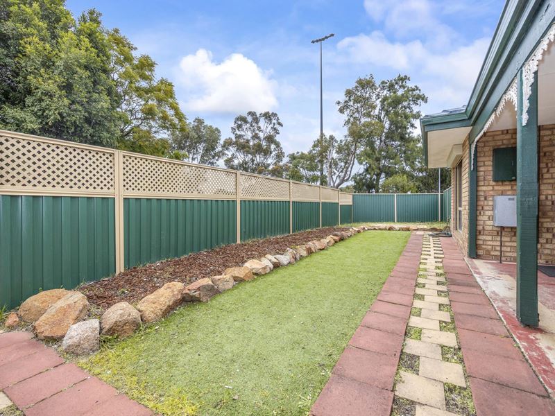 1 Peacock Green, Ballajura