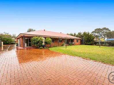 22 Midsummer Circle, Pinjarra WA 6208